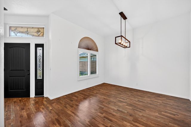 8855 Glori Dawn Dr, Orangevale, CA 95662