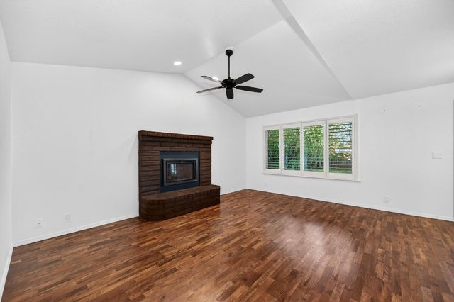 8855 Glori Dawn Dr, Orangevale, CA 95662