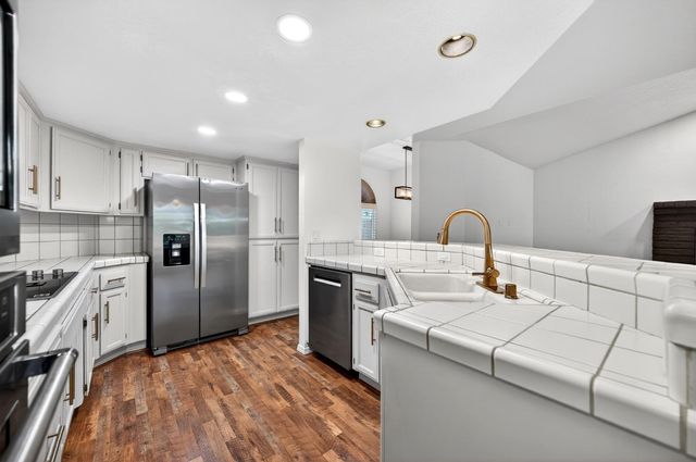 8855 Glori Dawn Dr, Orangevale, CA 95662