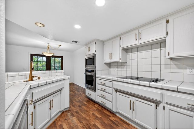 8855 Glori Dawn Dr, Orangevale, CA 95662