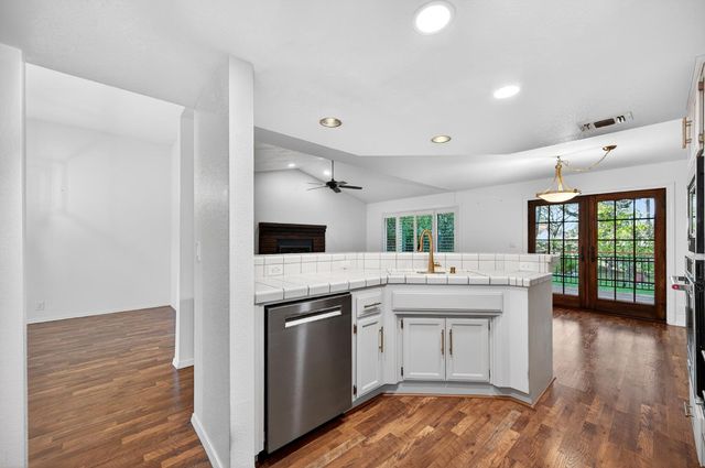 8855 Glori Dawn Dr, Orangevale, CA 95662