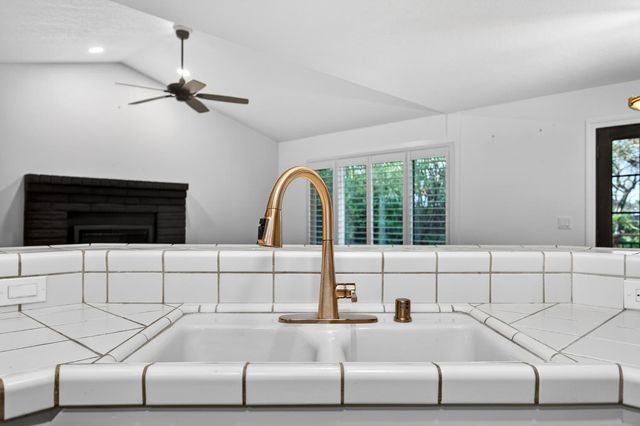 8855 Glori Dawn Dr, Orangevale, CA 95662