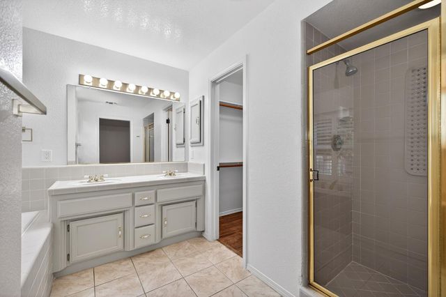 8855 Glori Dawn Dr, Orangevale, CA 95662