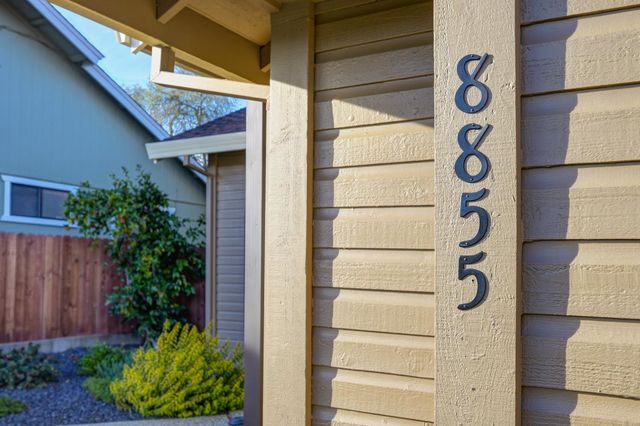 8855 Glori Dawn Dr, Orangevale, CA 95662