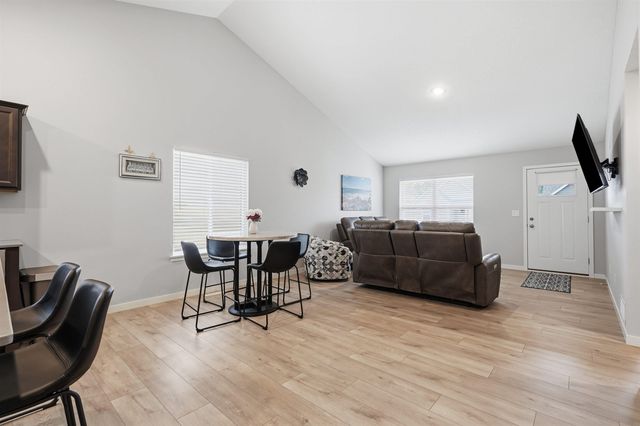 123 Coral Drive, Waterloo, IA 50701