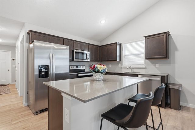 123 Coral Drive, Waterloo, IA 50701