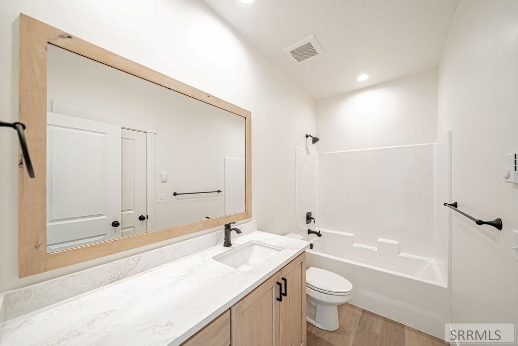 Image 12 of property listing at 1295/1297 Bear Avenue, Idaho Falls, ID 83402