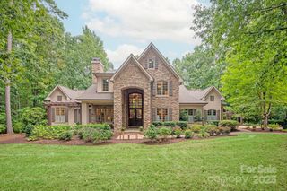 10535 Island Point Road, Charlotte, NC 28278