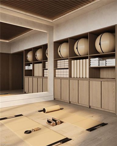 936 5TH AVE S 302, Naples, FL 34102