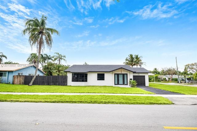 2060 N 26th Ave, Hollywood, FL 33020