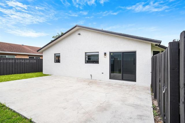 2060 N 26th Ave, Hollywood, FL 33020