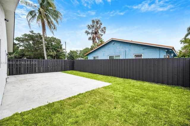 2060 N 26th Ave, Hollywood, FL 33020