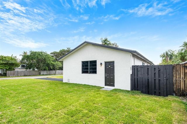 2060 N 26th Ave, Hollywood, FL 33020