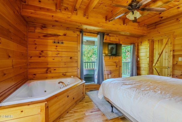 2105 Rabbit Point Way, Sevierville, TN 37876