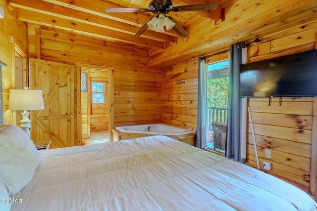 2105 Rabbit Point Way, Sevierville, TN 37876