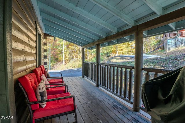 2105 Rabbit Point Way, Sevierville, TN 37876