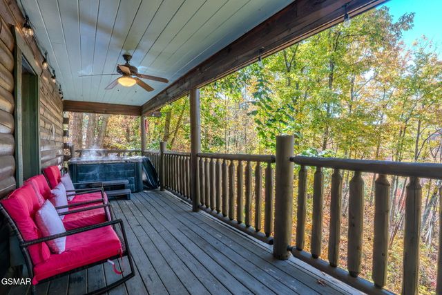 2105 Rabbit Point Way, Sevierville, TN 37876