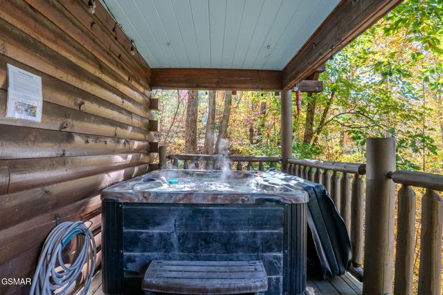 2105 Rabbit Point Way, Sevierville, TN 37876