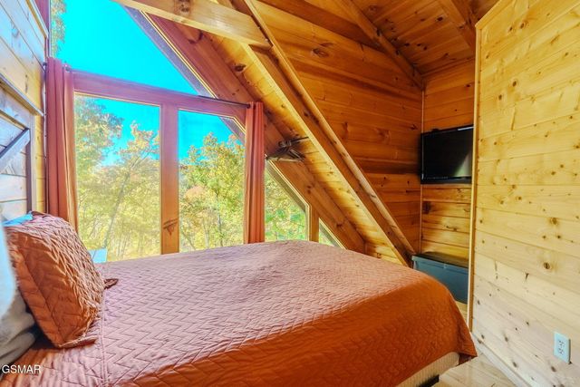 2105 Rabbit Point Way, Sevierville, TN 37876