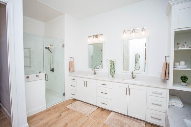 209 S Holliday Drive, Plainview, TX 79072