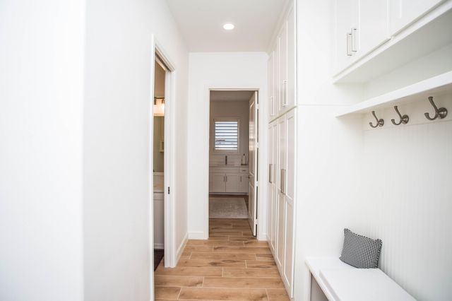 209 S Holliday Drive, Plainview, TX 79072