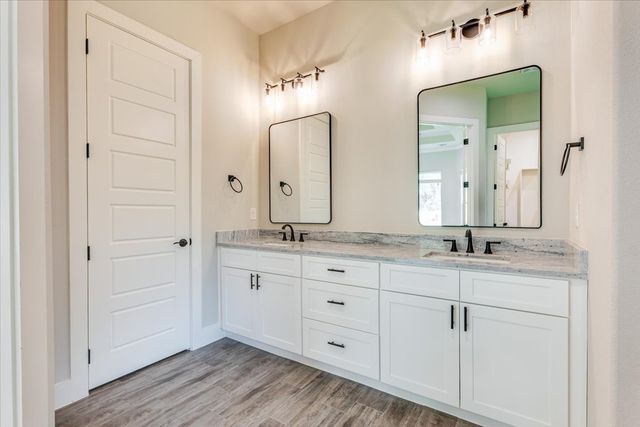 4011 Ponca Drive, Granbury, TX 76048