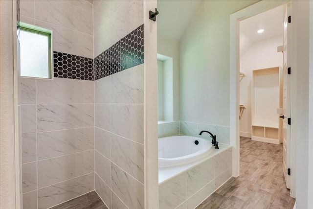 4011 Ponca Drive, Granbury, TX 76048