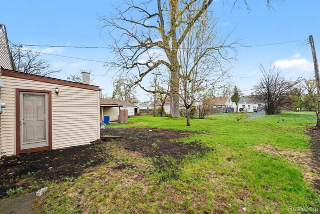 24026 Hopkins Street, Dearborn Heights, MI 48125