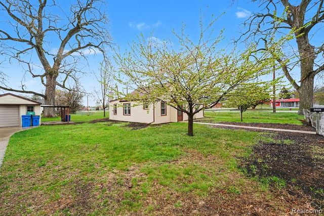 24026 Hopkins Street, Dearborn Heights, MI 48125