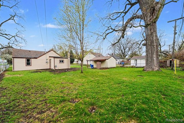 24026 Hopkins Street, Dearborn Heights, MI 48125