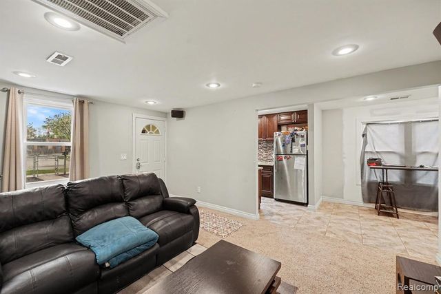 24026 Hopkins Street, Dearborn Heights, MI 48125