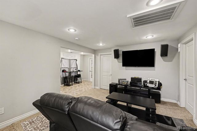 24026 Hopkins Street, Dearborn Heights, MI 48125