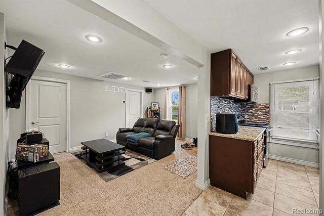 24026 Hopkins Street, Dearborn Heights, MI 48125