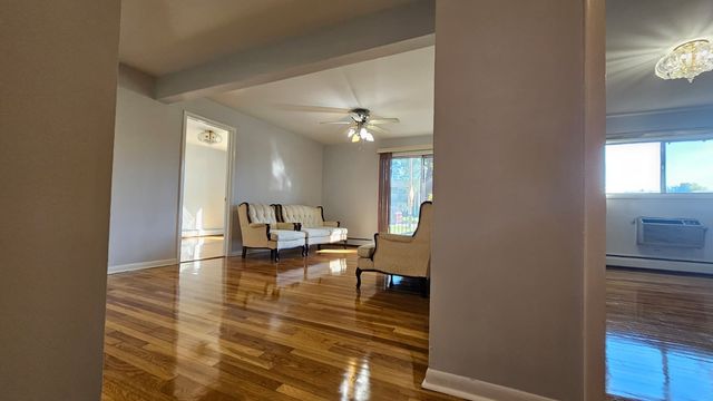 9588 Terrace Place 1C, Des Plaines, IL 60016