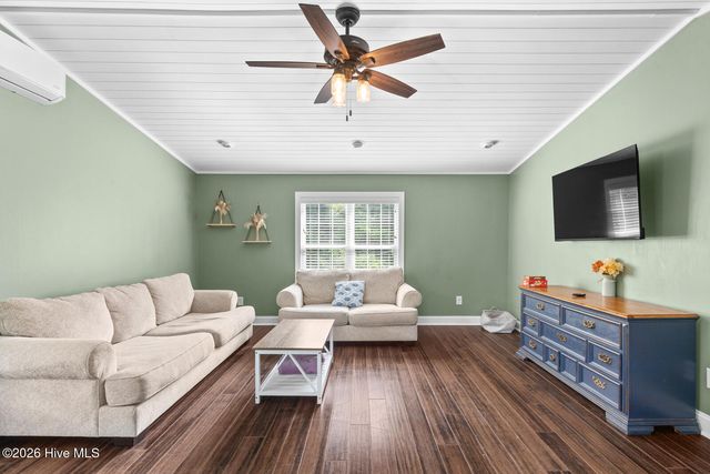 252 Derby Downs Drive, Sneads Ferry, NC 28460