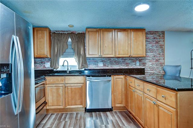 260 Burnetts WAY, Suffolk, VA 23434