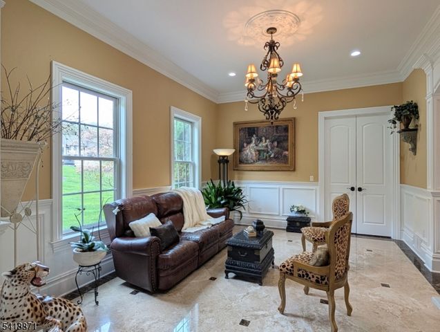 8 Pineview Ln, Boonton Twp., NJ 07005
