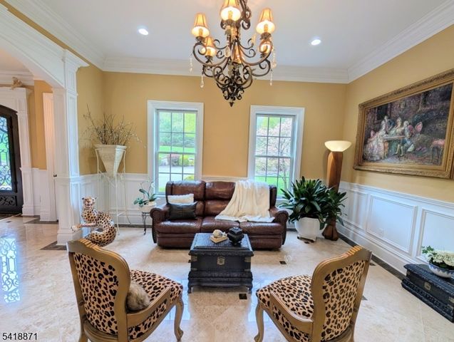 8 Pineview Ln, Boonton Twp., NJ 07005