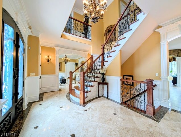 8 Pineview Ln, Boonton Twp., NJ 07005