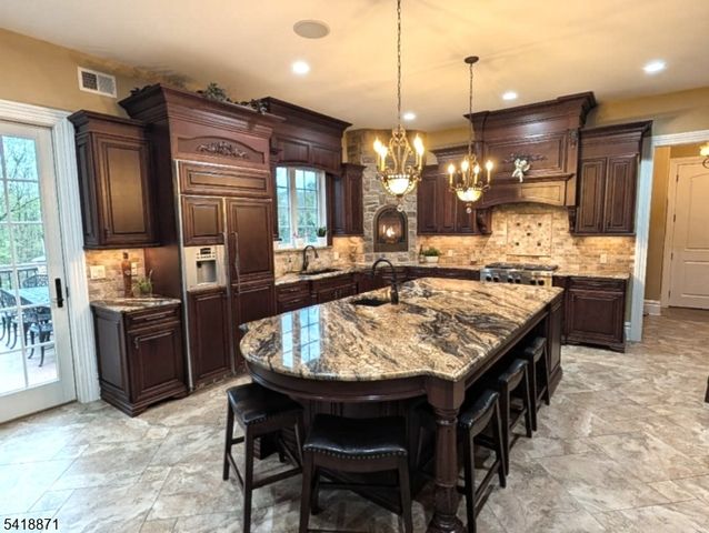 8 Pineview Ln, Boonton Twp., NJ 07005
