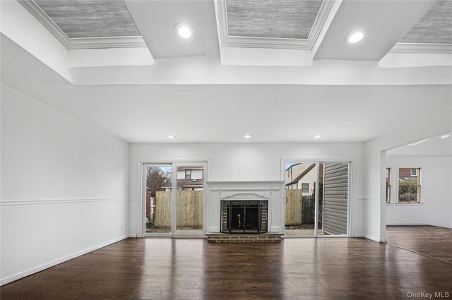 305 S 8th Street, New Hyde Park, NY 11040
