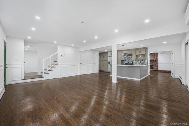 305 S 8th Street, New Hyde Park, NY 11040
