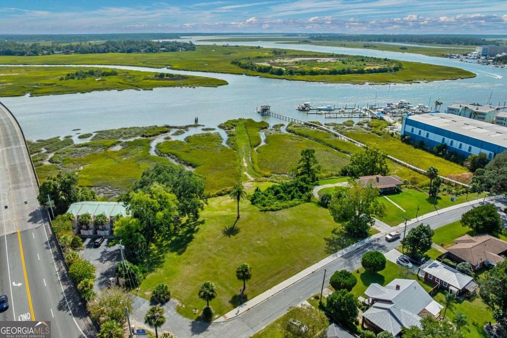 2702 River Drive, Thunderbolt, GA 31404