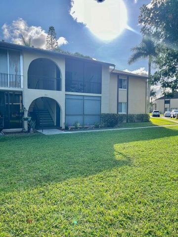 311 Pine Ridge Circle B-1, Greenacres, FL 33463