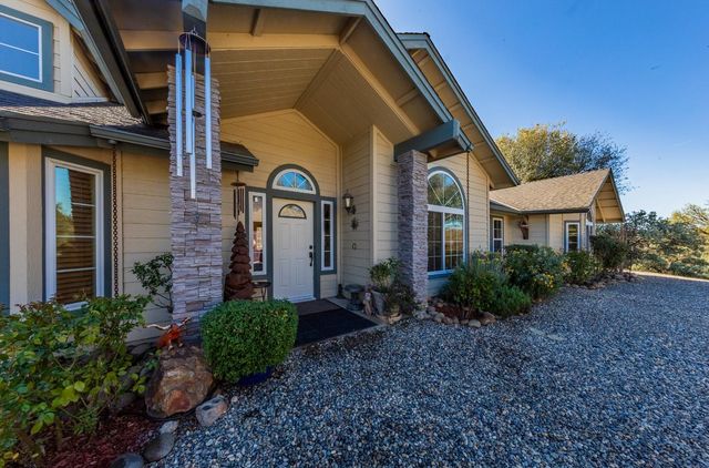 45740 Green Lake Court, Coarsegold, CA 93614