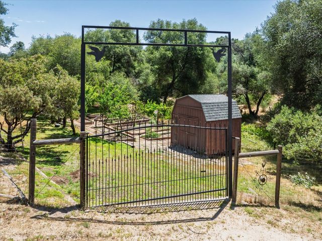 45740 Green Lake Court, Coarsegold, CA 93614