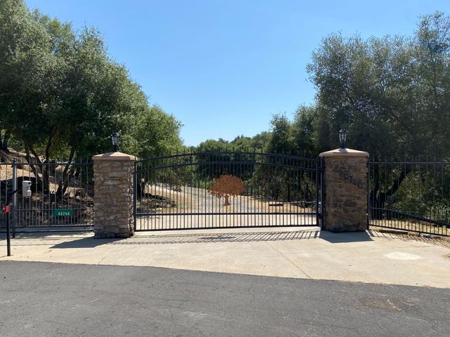 45740 Green Lake Court, Coarsegold, CA 93614