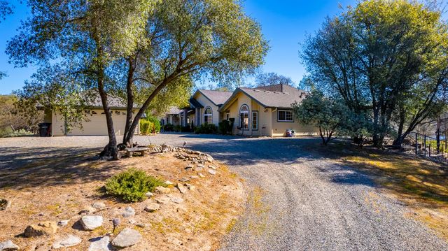 45740 Green Lake Court, Coarsegold, CA 93614
