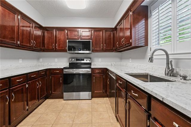 1055 Mcneil Avenue, Mobile, AL 36609