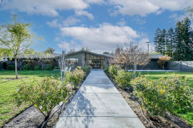 5385 N Van Ness Boulevard, Fresno, CA 93711